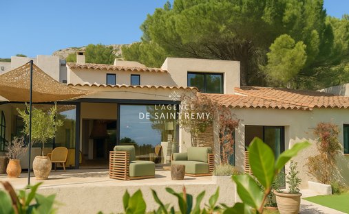 Villa in Les Baux-de-Provence, Provence-Alpes-Côte d'Azur, France 1
