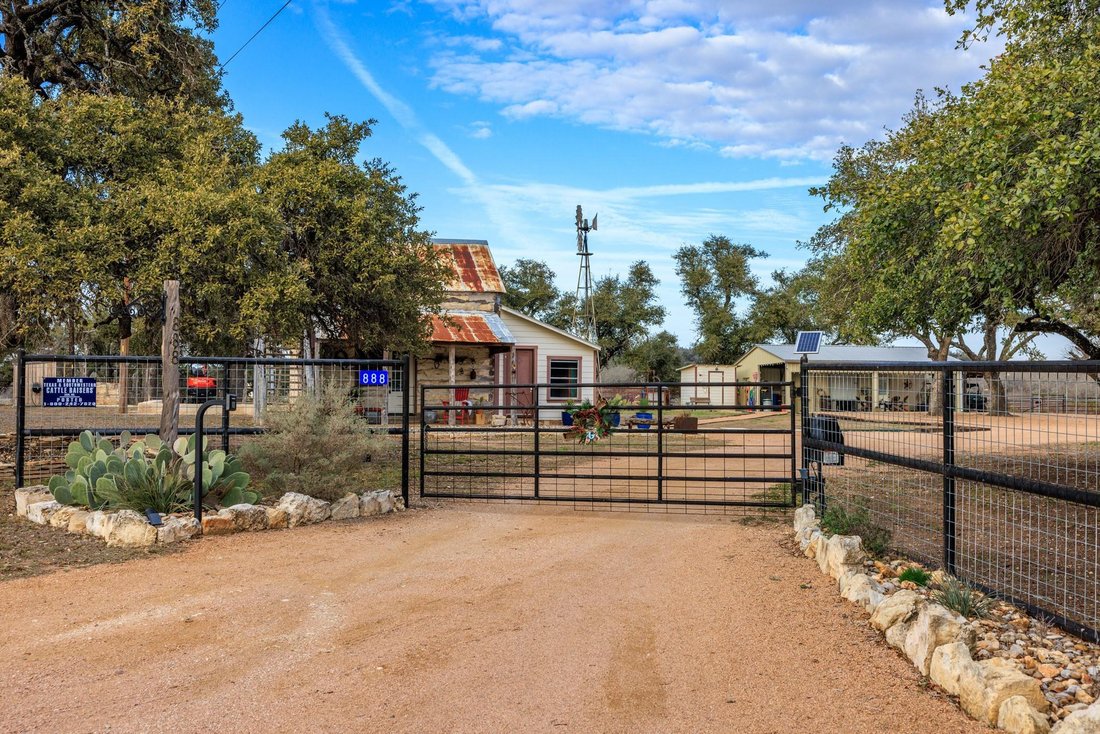 House in Fredericksburg, Texas, United States 1 - 16589079