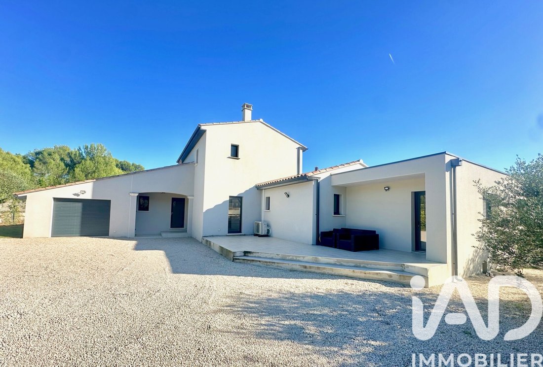 Casa en Uchaux, Provenza-Alpes-Costa Azul, Francia 3 - 16604040