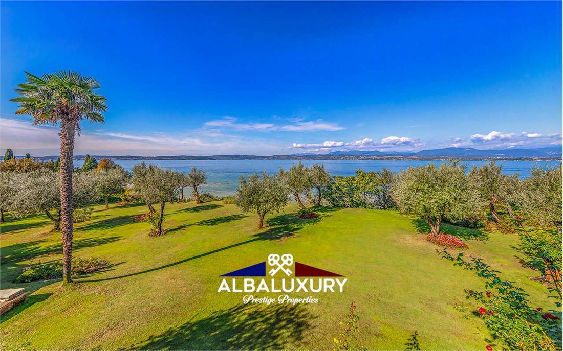 Villa in Center, Sirmione, Lombardy 1 - 16605964