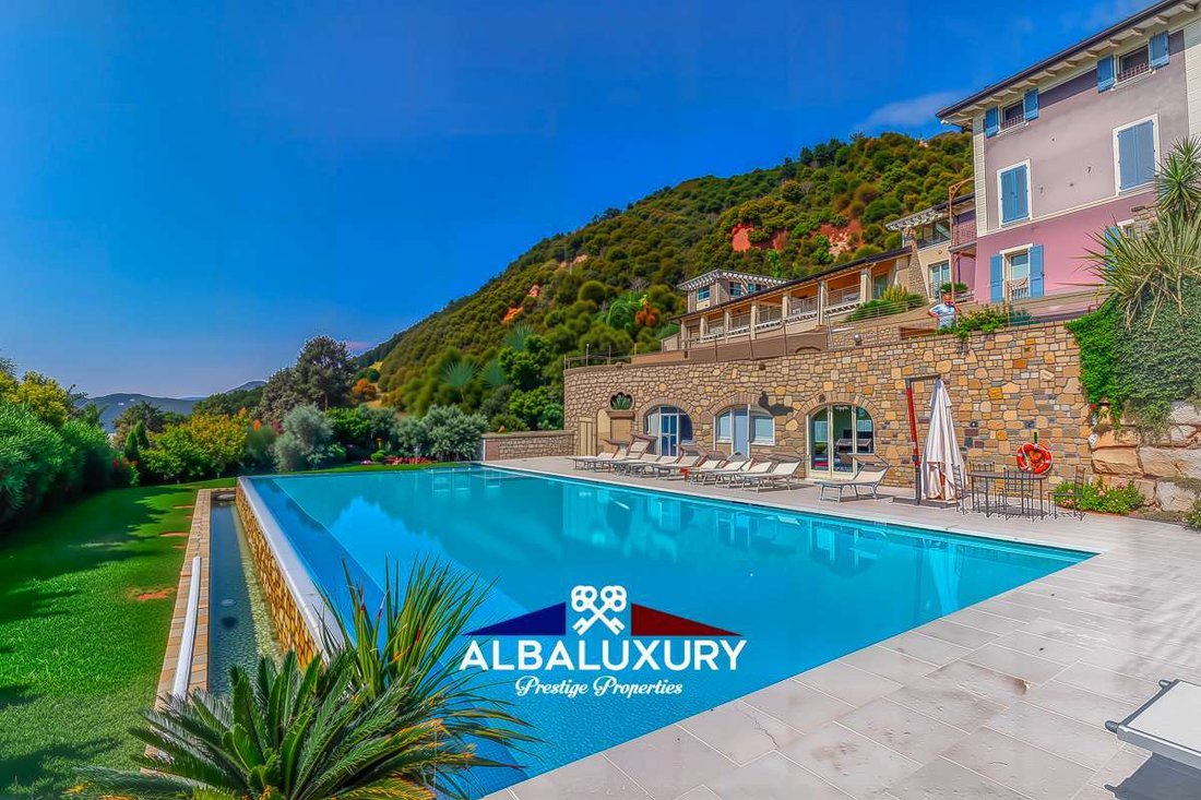 Villa in Salo, Lombardy, Italy 2 - 16605960