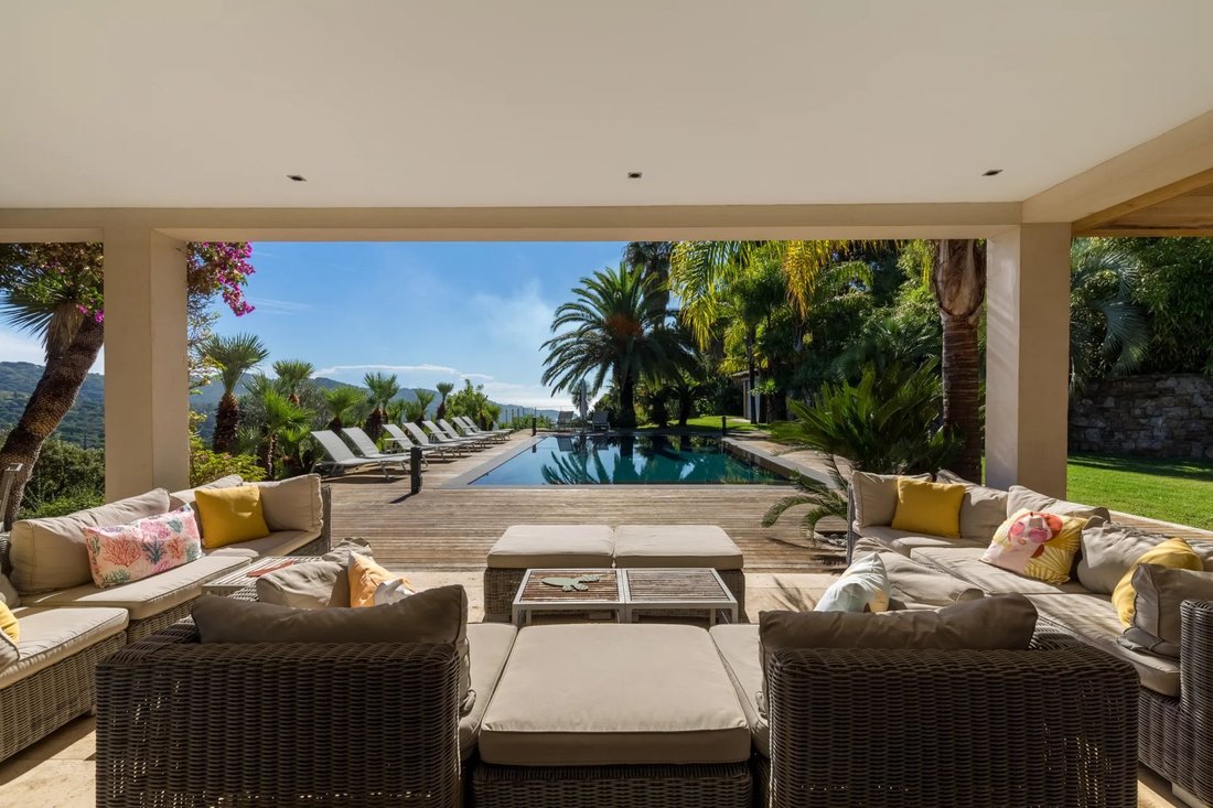 Villa in La Croix-Valmer, Provence-Alpes-Côte d'Azur, France 3 - 16583875