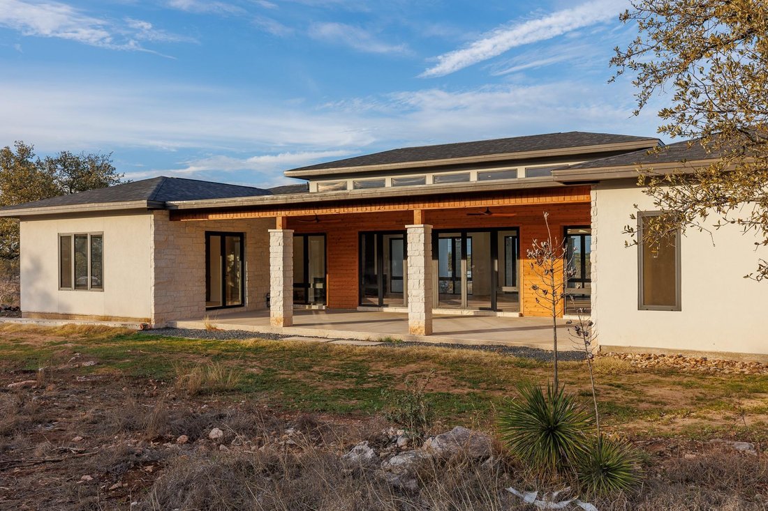 House in Round Mountain, Texas, United States 5 - 16589875