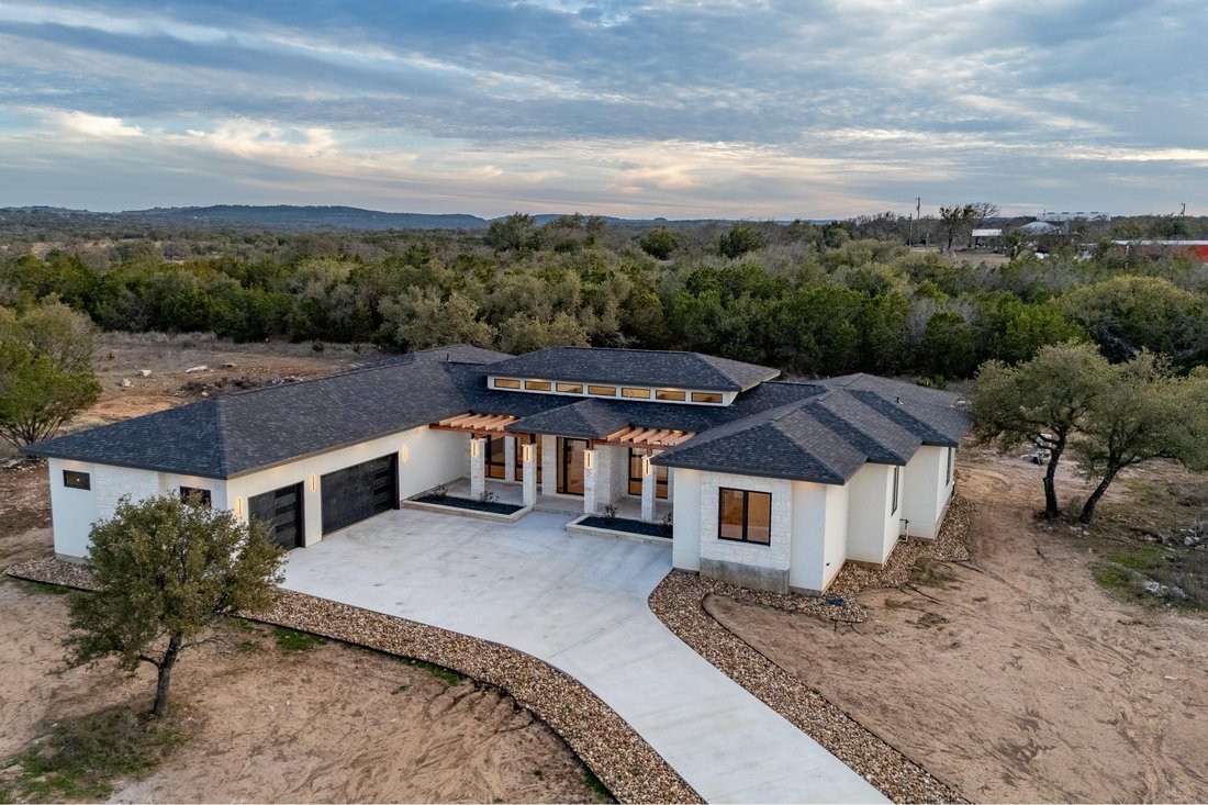 House in Round Mountain, Texas, United States 1 - 16589875