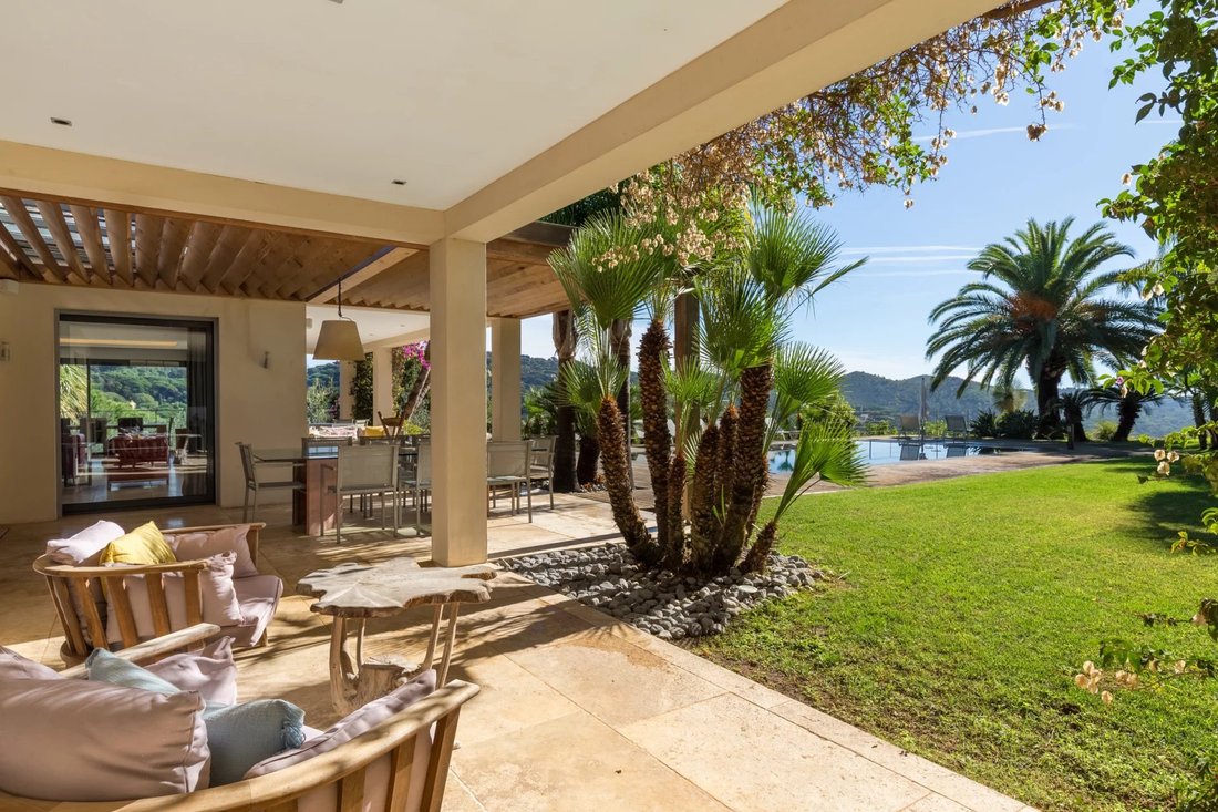 Villa in La Croix-Valmer, Provence-Alpes-Côte d'Azur, France 4 - 16583875