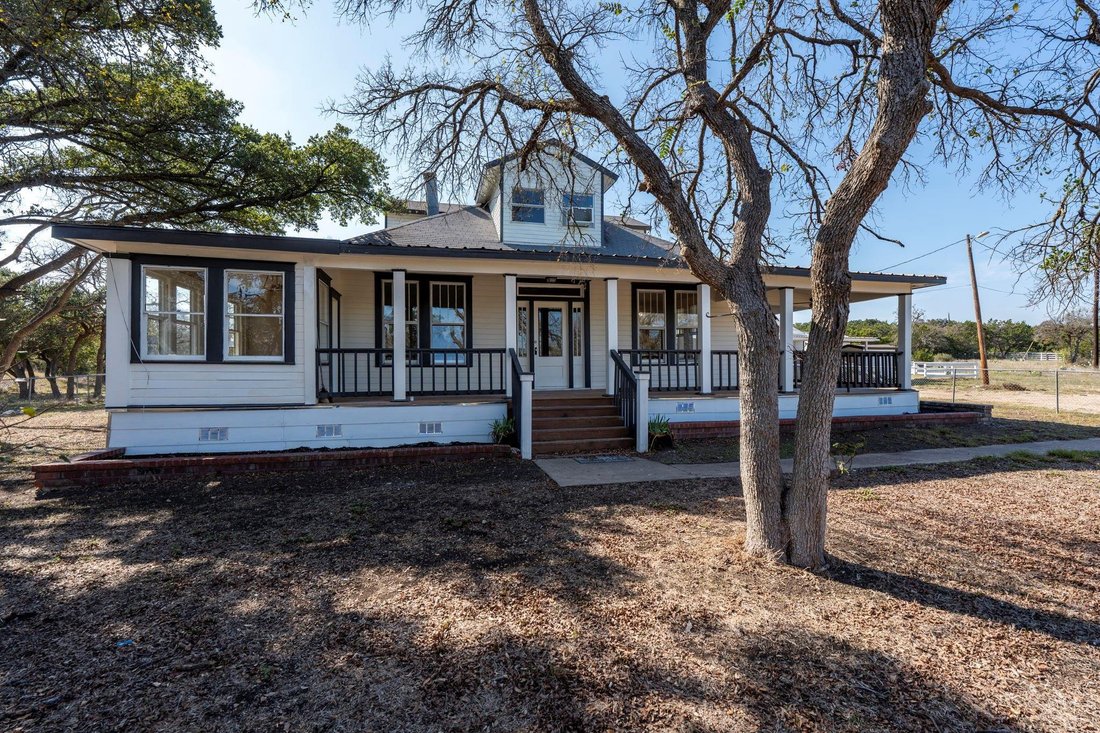 House in Florence, Texas, United States 2 - 16588900