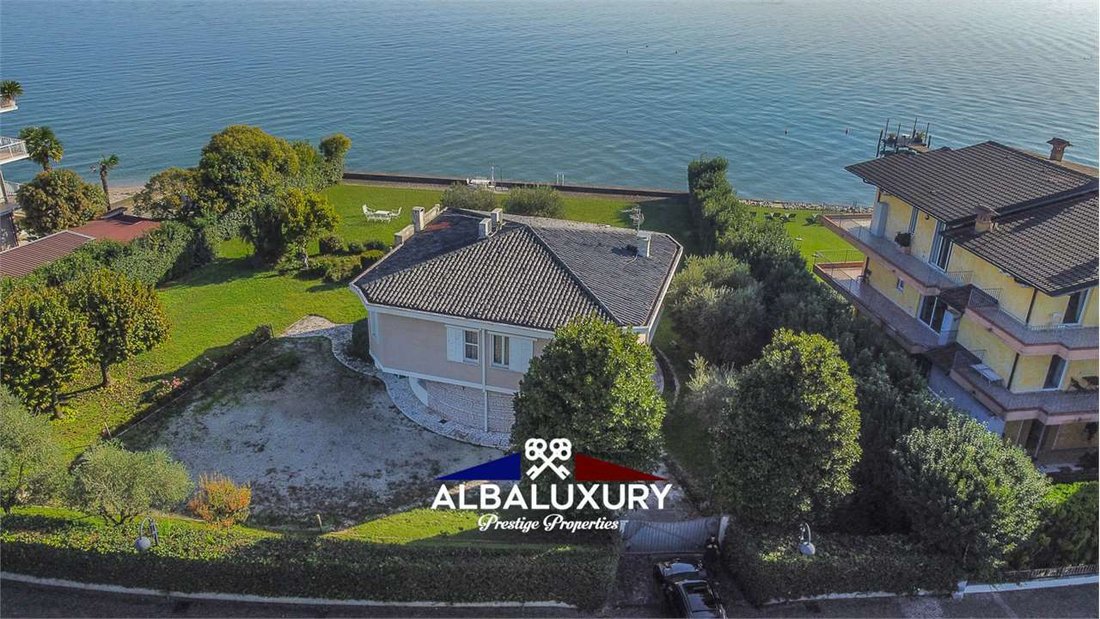 Villa in Center, Sirmione, Lombardy 3 - 15347286
