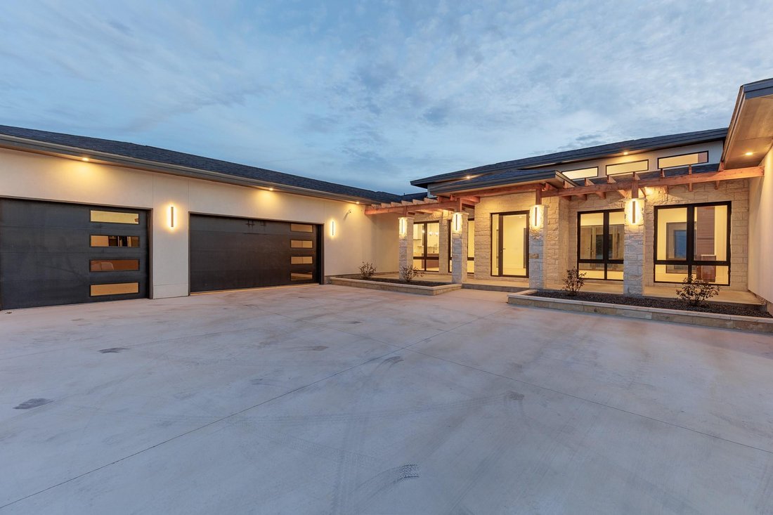 House in Round Mountain, Texas, United States 2 - 16589875