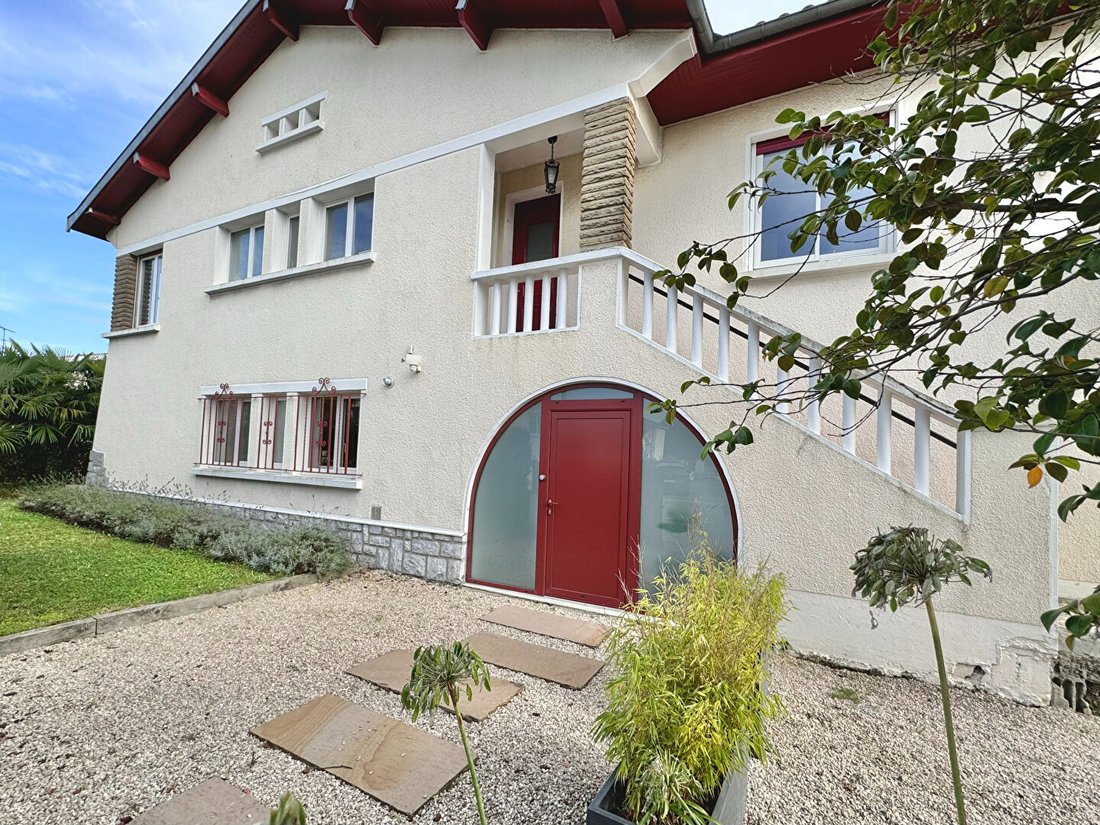 House in Pau, Nouvelle-Aquitaine, France 1 - 16598034