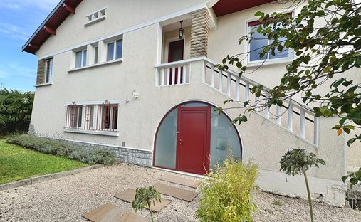 House in Pau, Nouvelle-Aquitaine, France 1