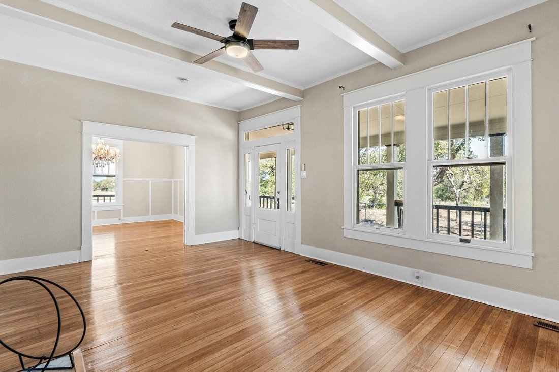 House in Florence, Texas, United States 4 - 16588900