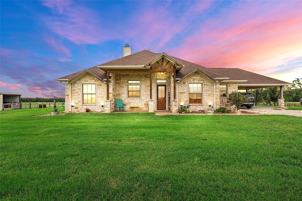 House in Axtell, Texas, United States 2 - 16603735