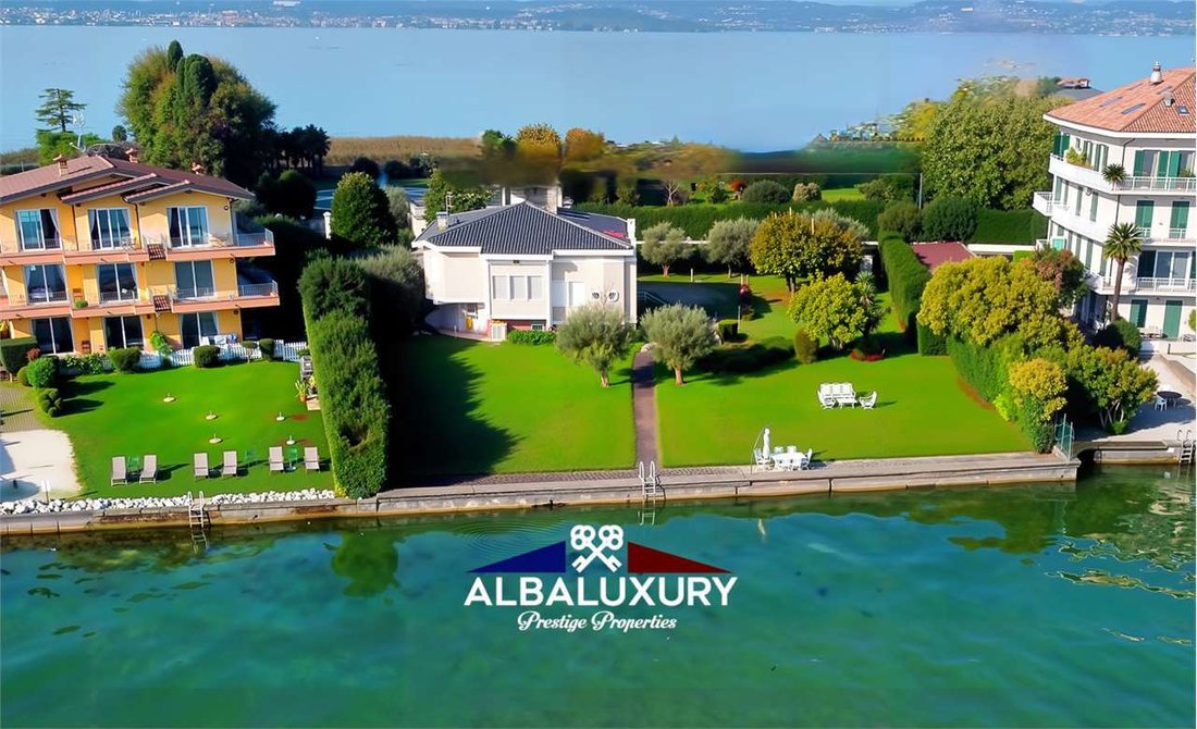 Villa in Center, Sirmione, Lombardy 4 - 15347286