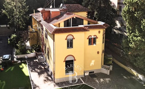 Villa in Bologna, Rome, Italy 1