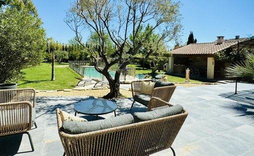 Maison à Arles, Provence-Alpes-Côte d'Azur, France 1