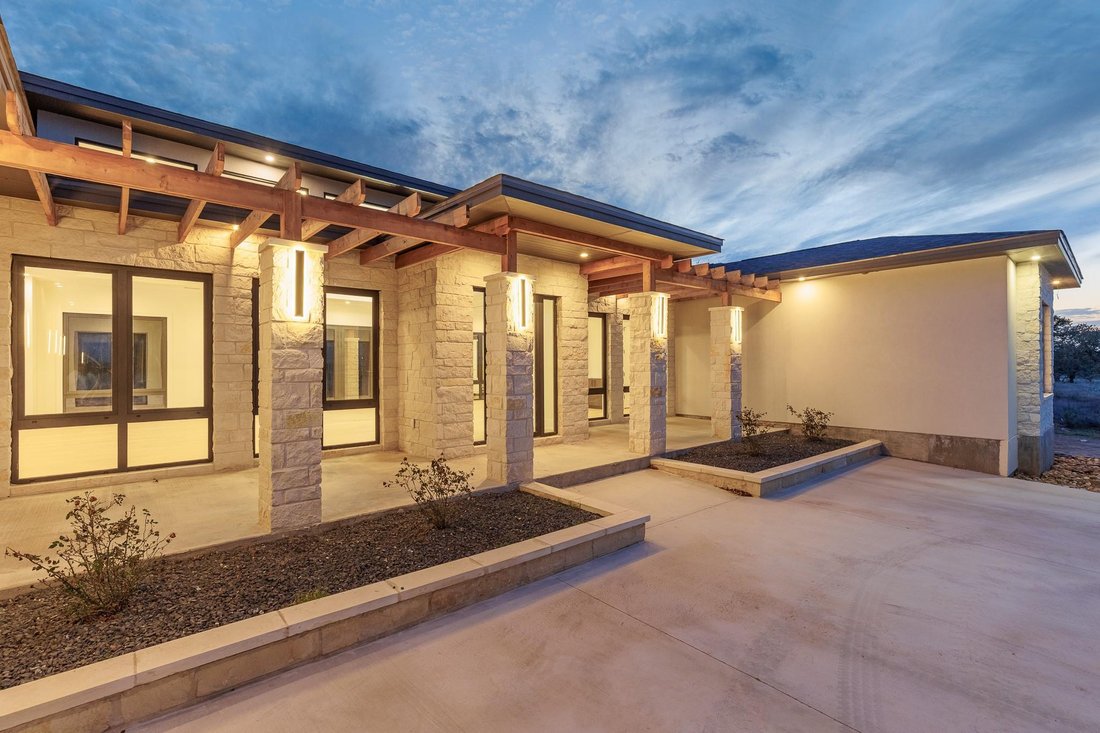 House in Round Mountain, Texas, United States 3 - 16589875