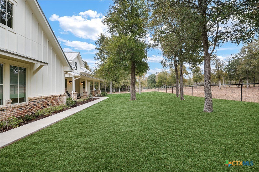 House in Dale, Texas, United States 3 - 16584797