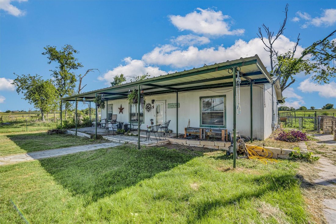 Jarrell, Texas, United States 1 - 16588362
