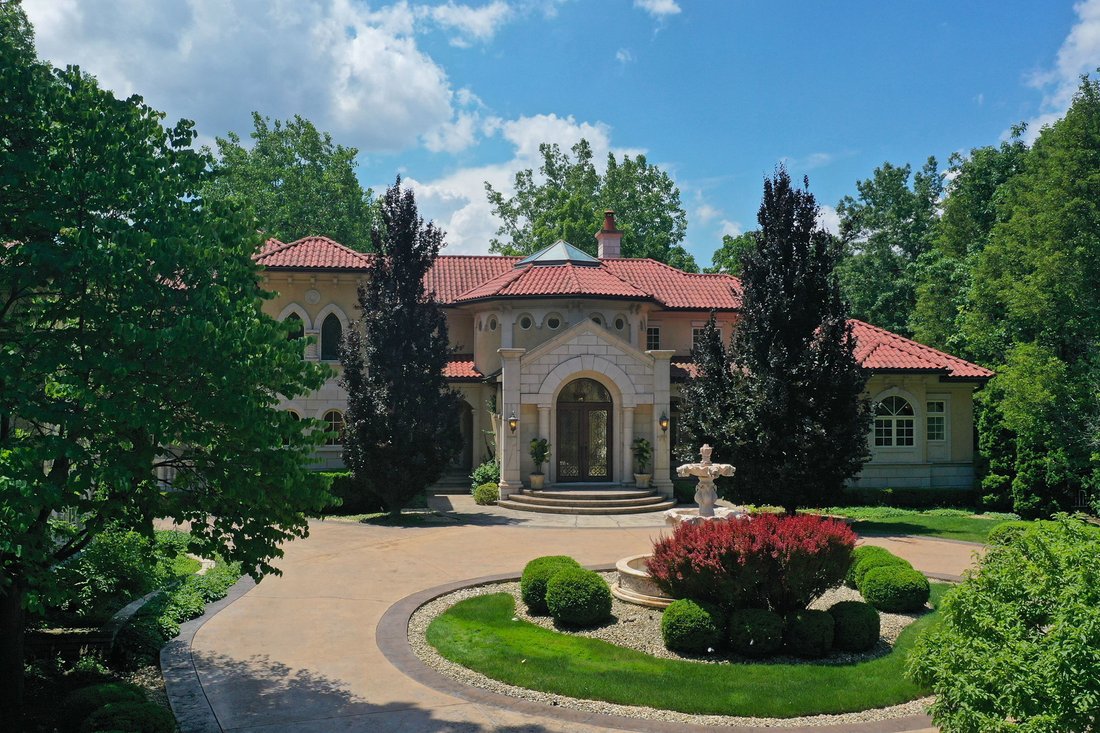 House in Lake Bluff, Illinois, United States 2 - 16587855