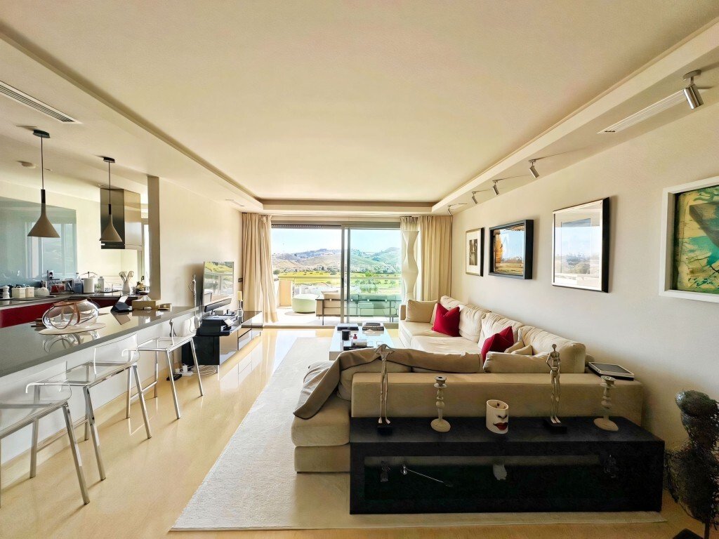 Apartment in Benahavis, Andalusia, Spain 4 - 16585633