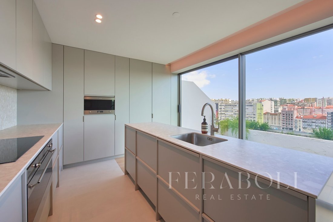 Gallery Detail: Penthouse Private Rooftop Pool In Avenidas Novas Lisbon Portugal For