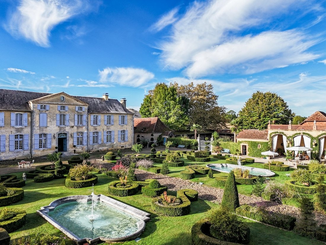 Chateau in Pau, Nouvelle-Aquitaine, France 1 - 16604137
