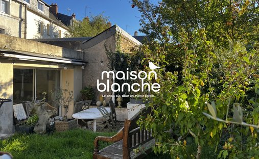 Castle for Sale in Écouflant, Pays de la Loire, France