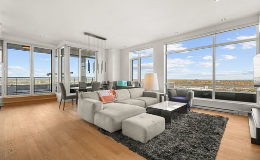 Condominio a Laval, Québec, Canada 1