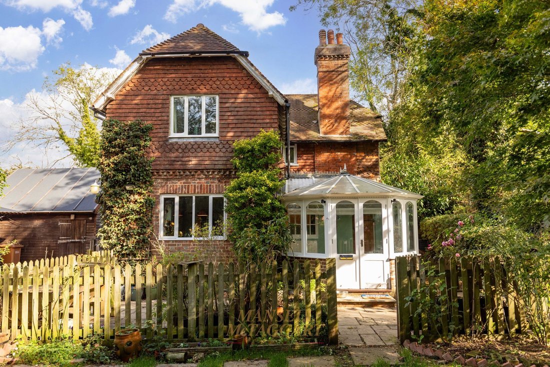 House in Horley, England 1 - 16607101