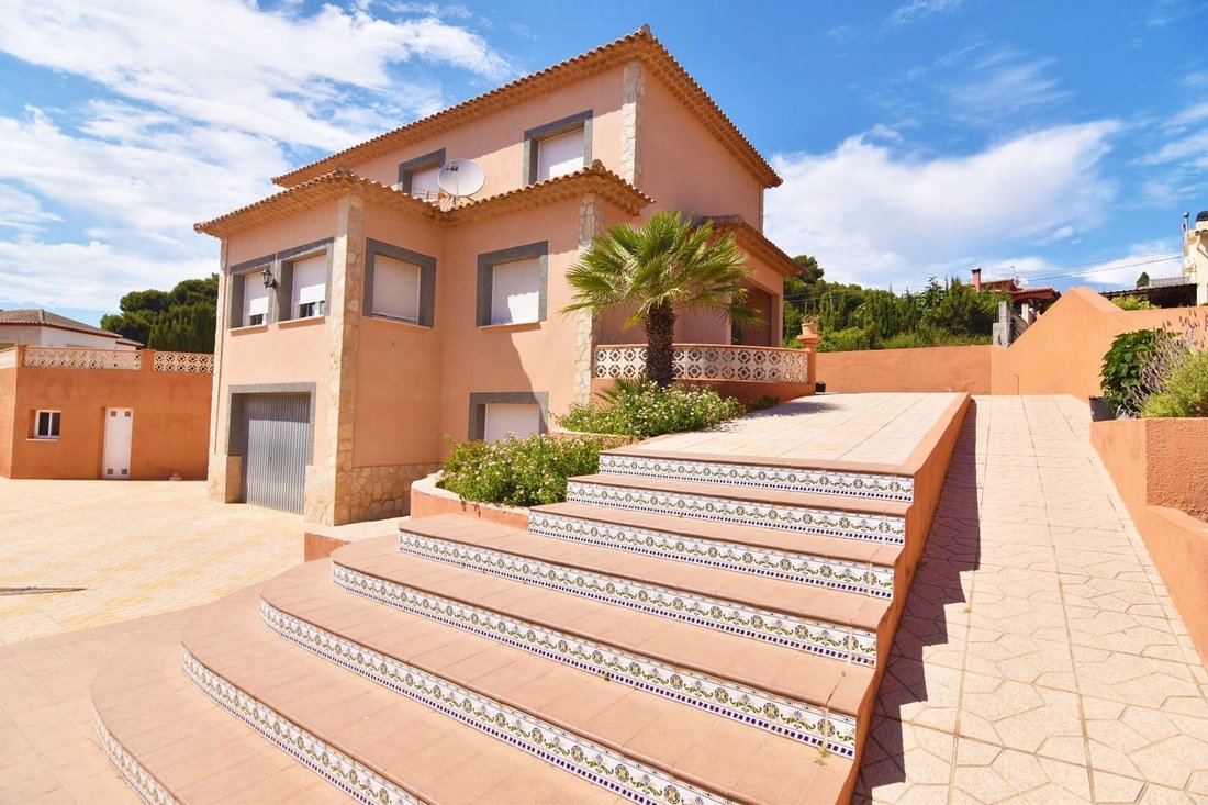 Villa in Calp / Calpe, Valencian Community, Spain 1 - 12834810