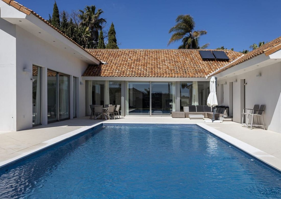 Chalet in Sotogrande, San Roque, Andalusia 1 - 16607315