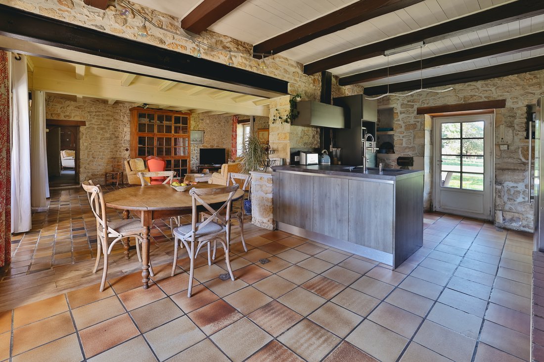 Estate in Soubise, Nouvelle-Aquitaine, France 5 - 16607506