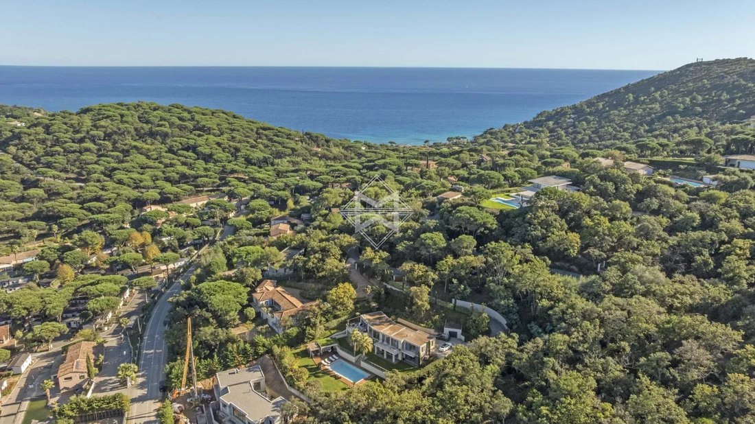 Estate in Ramatuelle, Provence-Alpes-Côte d'Azur, France 1 - 16399075