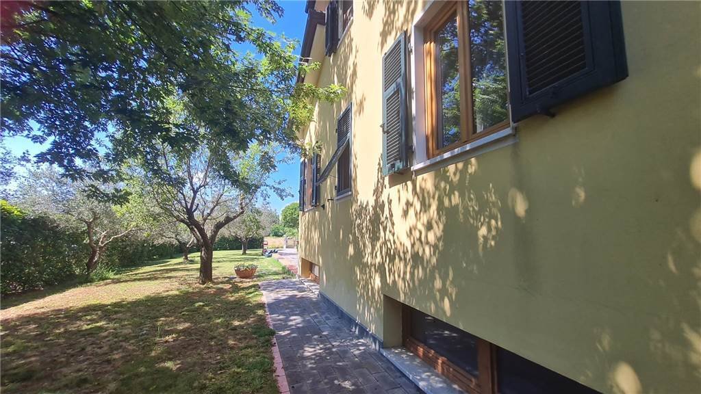 Villa in Center, Sarzana, Liguria 2 - 16607849