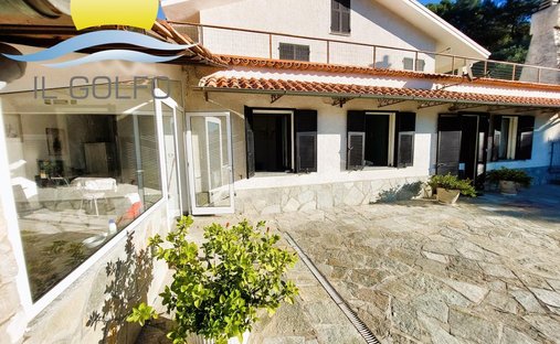 Villa in San Bartolomeo al Mare, Liguria, Italy 1