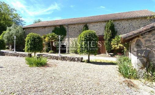 Castle for Sale in Nontron, Nouvelle-Aquitaine, France