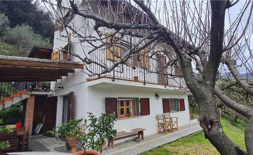 Villa in Center, Sarzana, Liguria 1