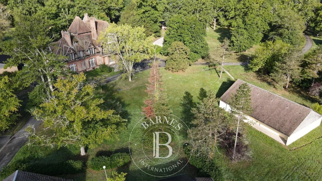 Estate in Nancay, Centre-Val de Loire, France 2 - 16607677
