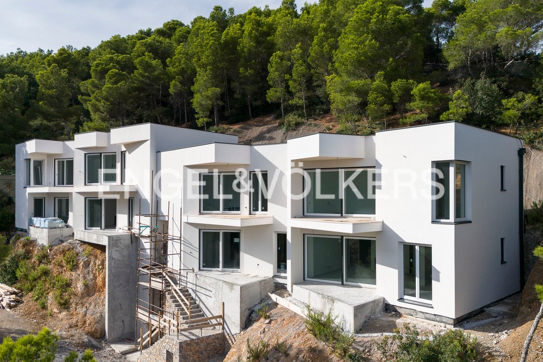 Villa in Bergeggi, Liguria, Italy 1 - 15593974