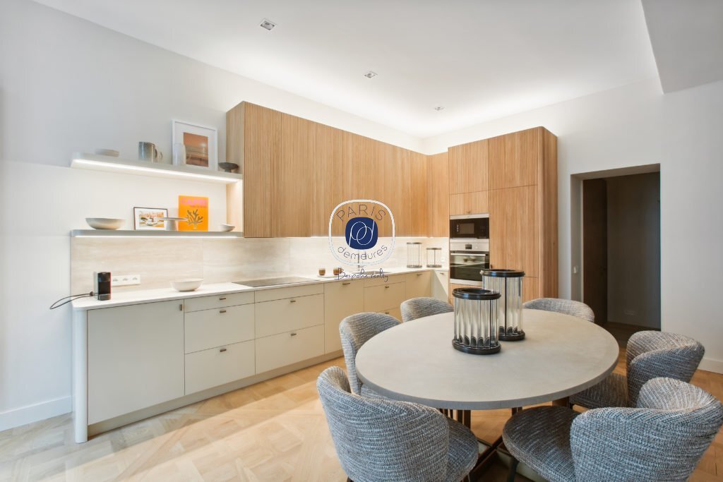 Apartment in Palais Royal, Paris 1er Arrondissement, Paris 4 - 16608322