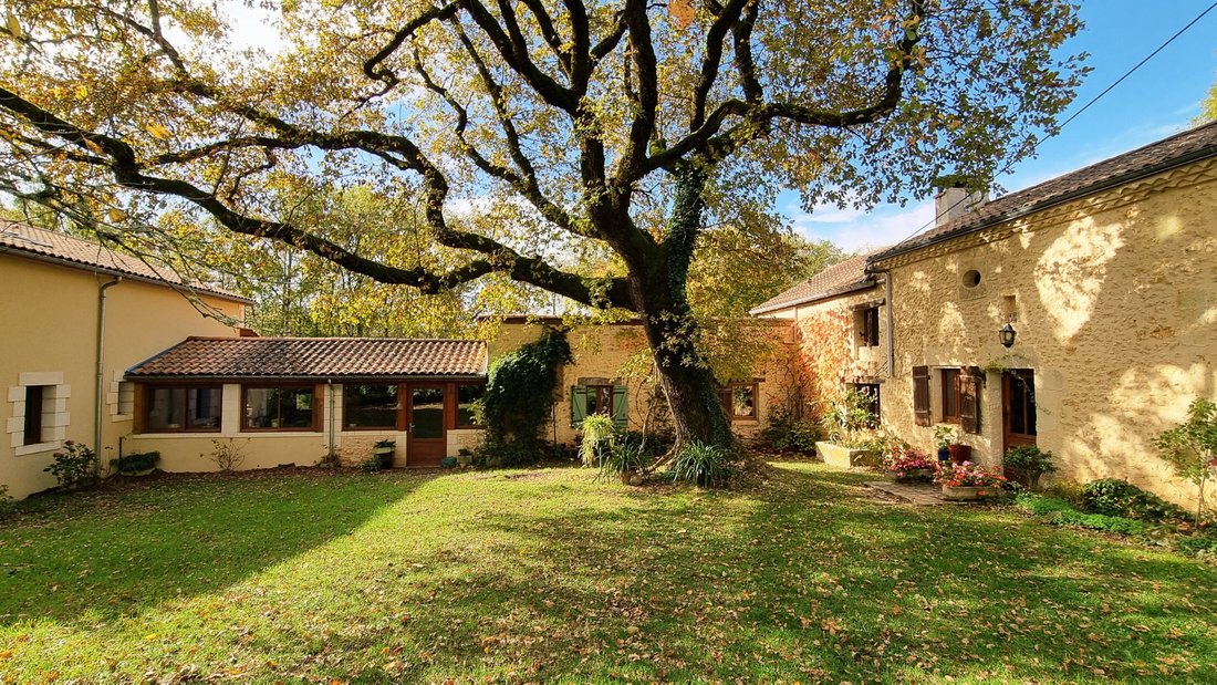 Estate in Saint-Félix-de-Villadeix, Nouvelle-Aquitaine, France 4 - 16608356