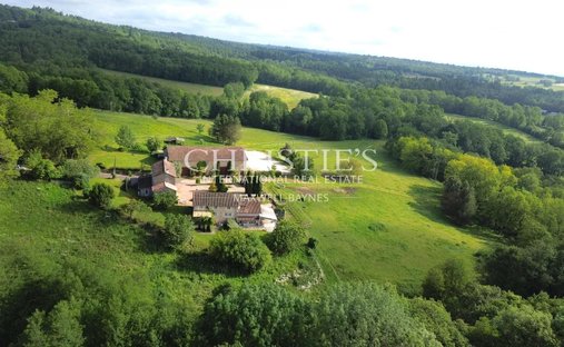 Castle for Sale in Nontron, Nouvelle-Aquitaine, France