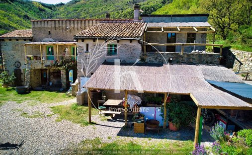 Country House in Italy 1