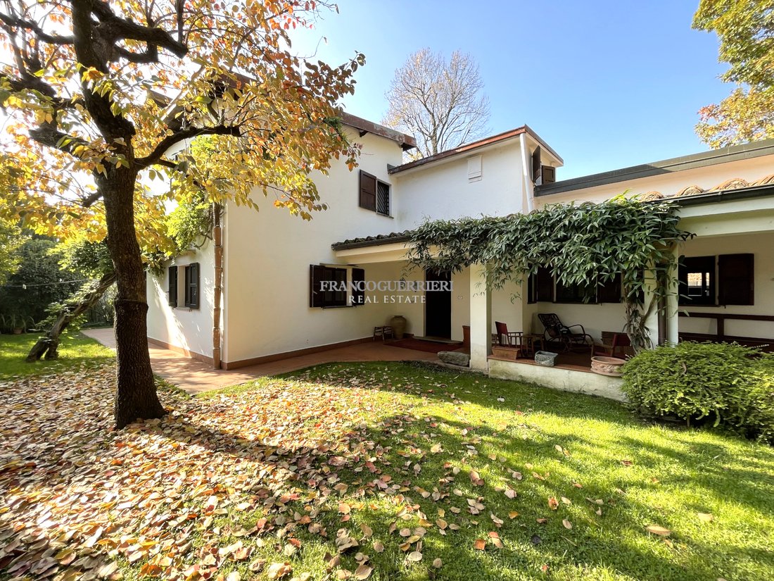 Villa in Camparada, Lombardy, Italy 2 - 16608528