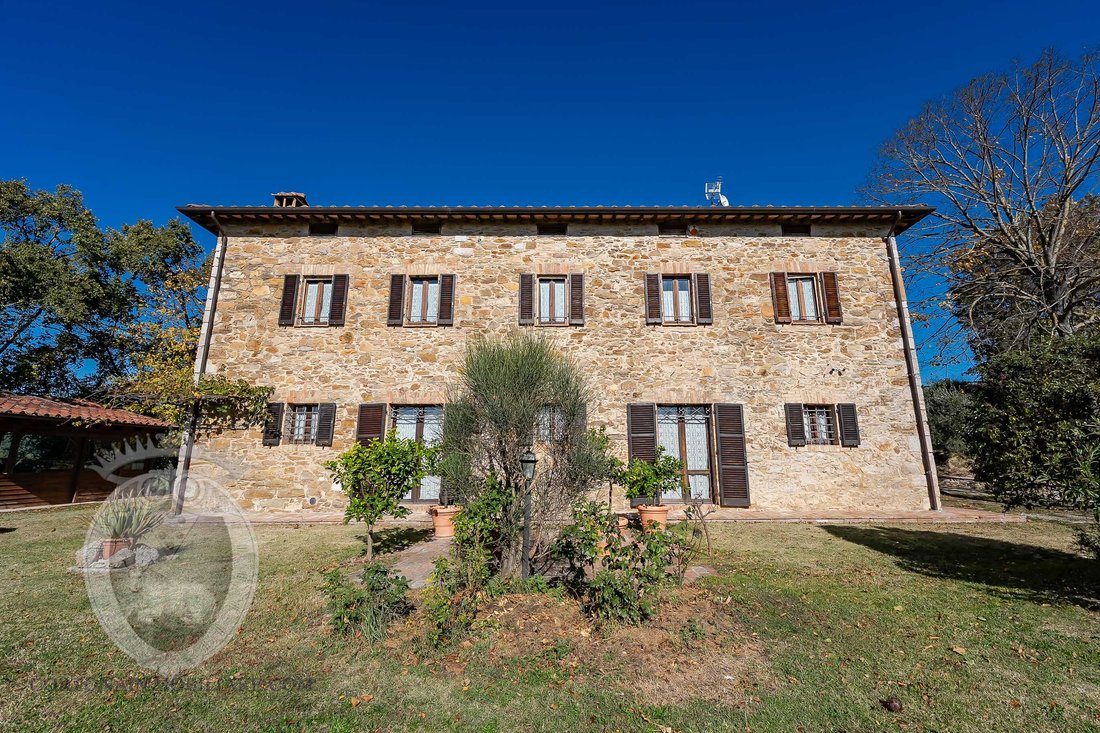 Country House in Corciano, Umbria, Italy 2 - 16608535