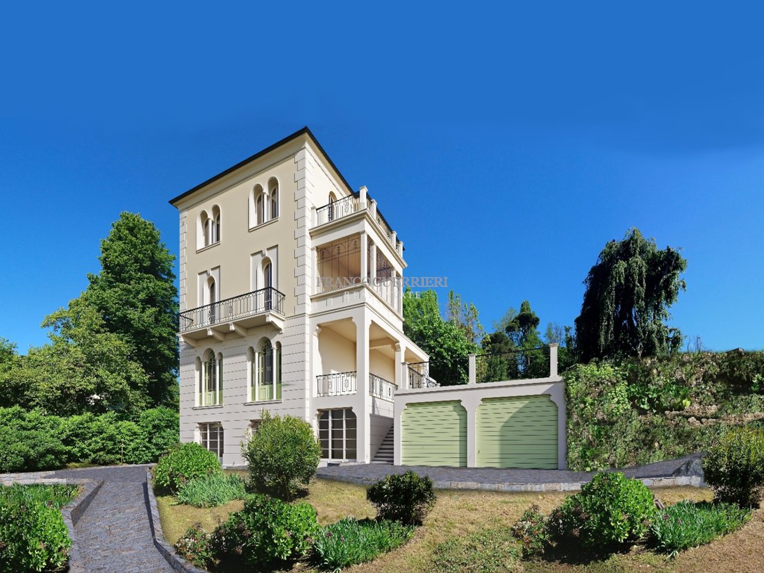 Villa in Historic Center, Como, Lombardy 1 - 16608458