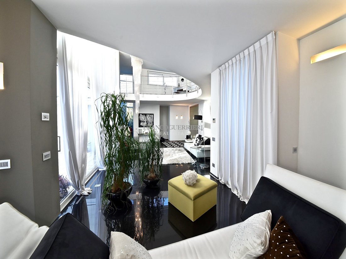Villa in Historic Center, Monza, Lombardy 4 - 16608482