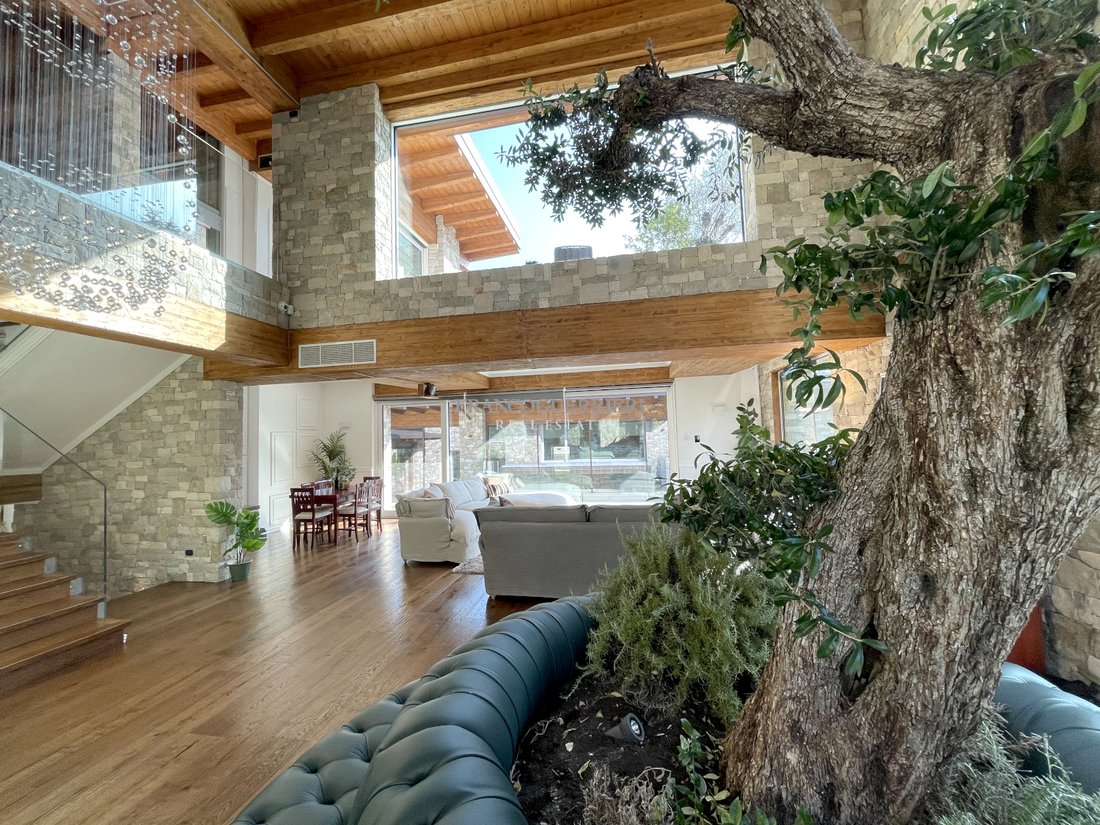 Villa in Vedano al Lambro, Lombardy, Italy 5 - 16608388