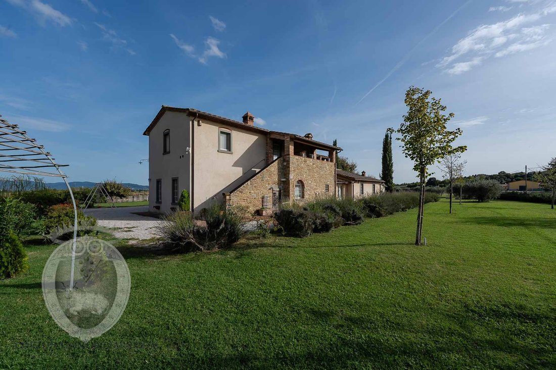 Country House in Center, Cortona, Tuscany 1 - 16608390
