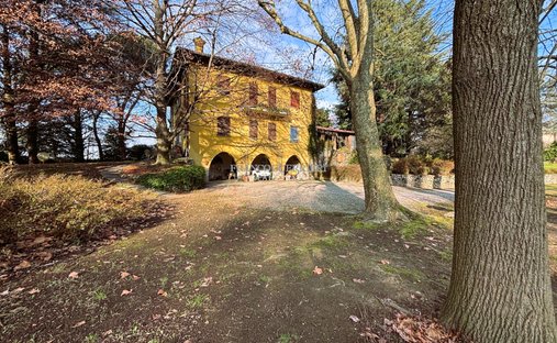 Villa in Mezzago, Lombardy, Italy 1